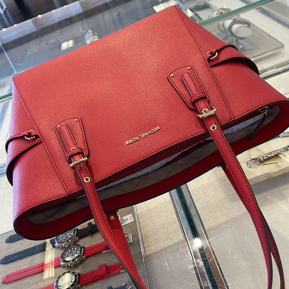 Michael Kors Voyager Small Saffiano Leather Tote Bag
Style# 30H1GV6T4T
NWT Flame - Picture 6 of 16